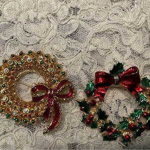 2 Holiday Christmas Brooches/pen